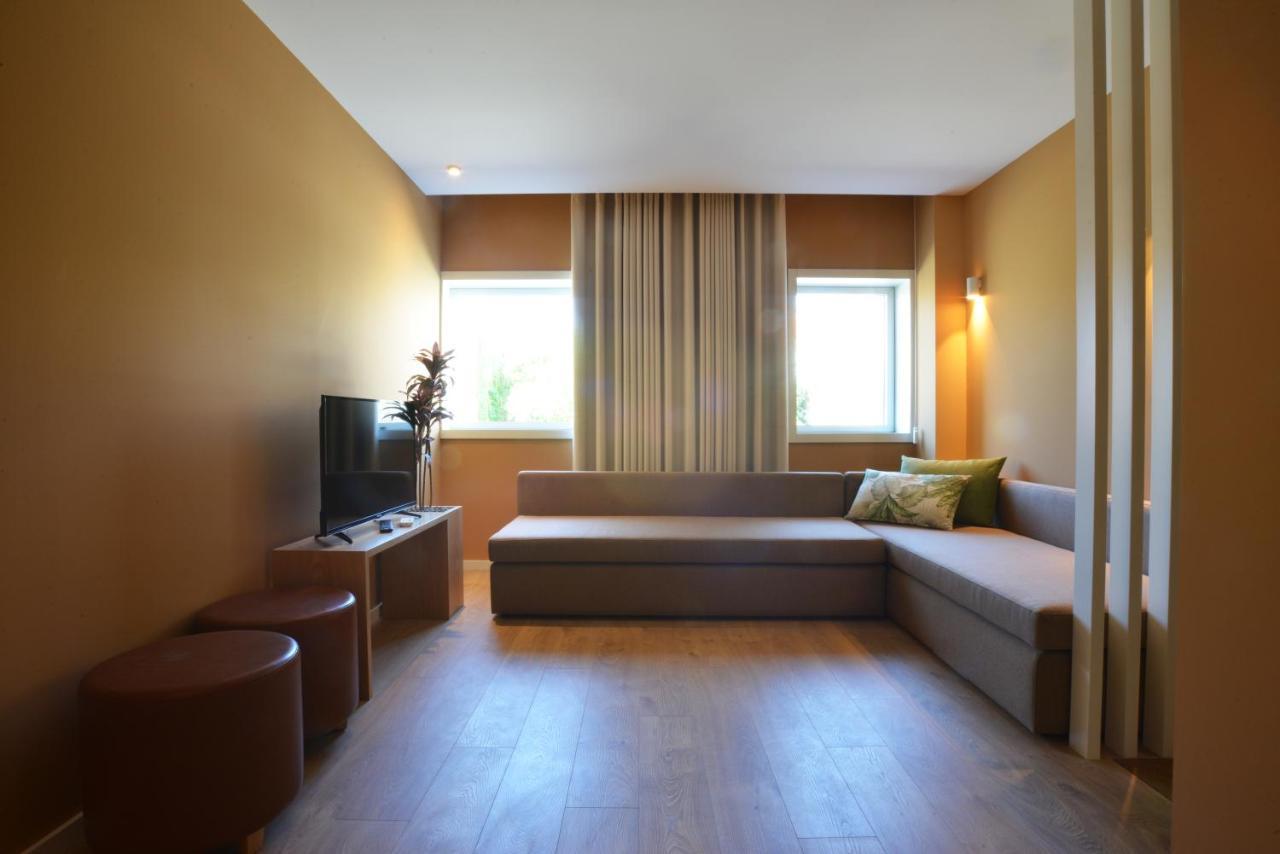 One-Bedroom Apartment,1215978010:JPEG